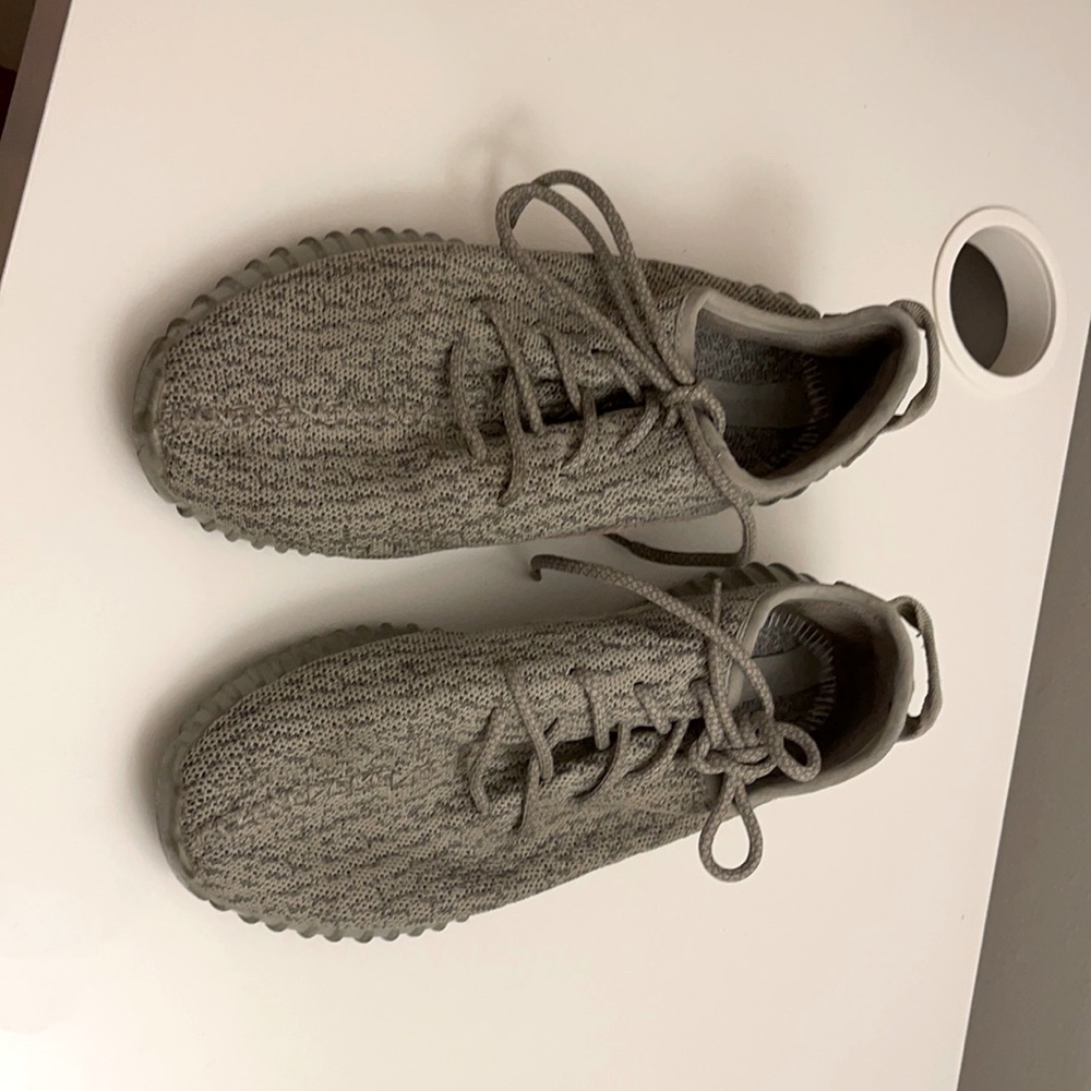 Very stylish YZY used in great condition.